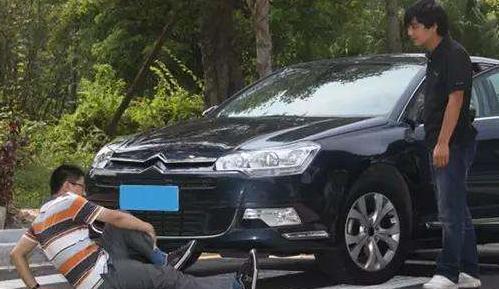 网约车碰瓷新套路揭秘：车主必看，99%中招！