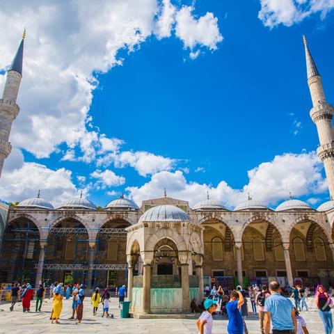 机场安检"脱鞋令"废除20年：揭秘安全秀落幕真相