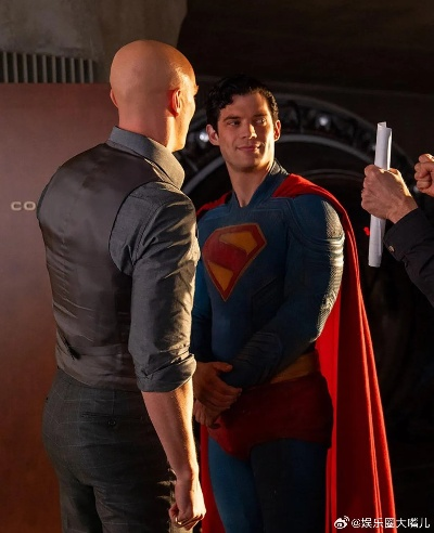 《超人》独家揭秘：卢瑟尼子惊人一幕！
