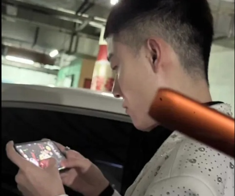 《球球大作战》怀旧服预约开启！张诗尧联动惊喜来袭，重温经典回忆！