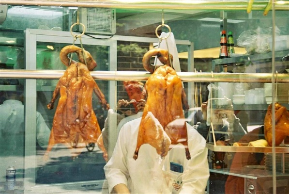 陈奕迅深夜北京尝烤鸭，揭秘“美食绝缘体”逆袭记