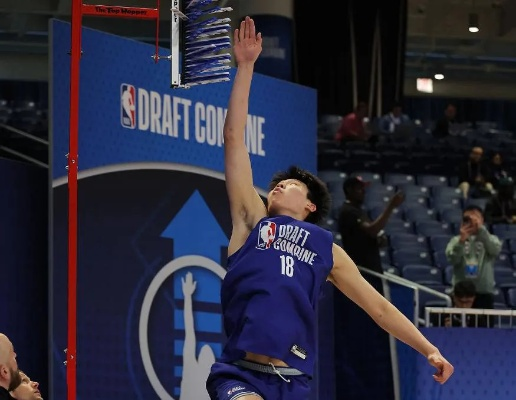 杨瀚森NBA首秀惊艳：初战快节奏赛场，表现炸裂！