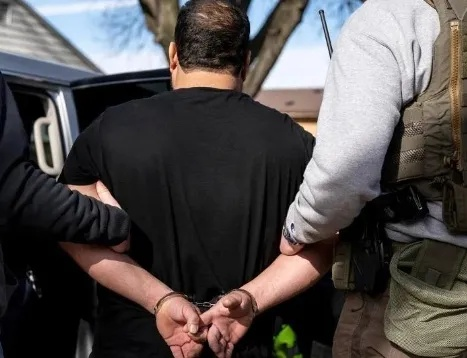 《14岁俄熊孩游戏口嗨，国际刑警传唤揭秘》