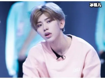 蔡徐坤打游戏的绝技揭秘！