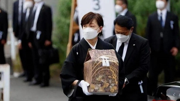 日本殡仪馆姓氏乌龙悲剧：同名死者遗体错认致歉家属