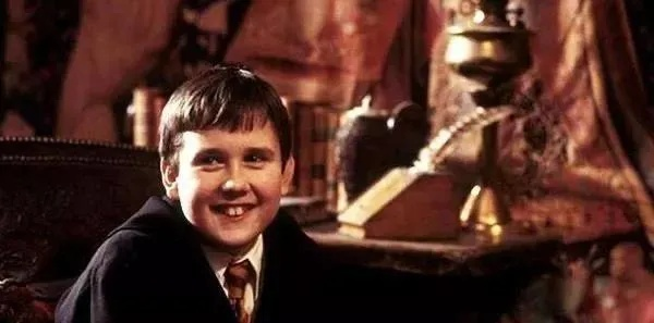 《哈利波特》新阵容曝光：哈利表哥与纳威演员同框亮相