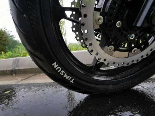 西安高温轮胎“融化”奇观！揭秘电动自行车热熔胎极限挑战