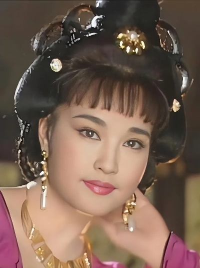 刘晓庆微短剧二部曲：鄘朝风云再起，74岁女神穿越传奇