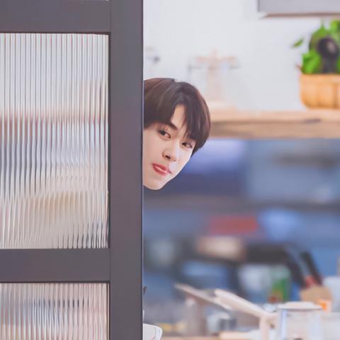 易烊千玺谈演员之道：安全感与自信的秘诀揭秘