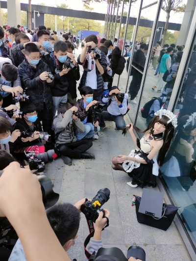 漫展摄影攻略：官摄VS自摄，春游秋游囧图大比拼