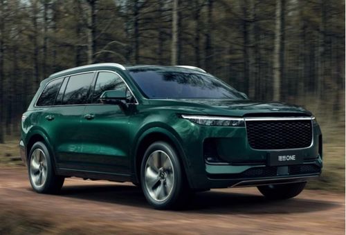 黄仁勋盛赞理想汽车空间巨无霸，蔚来小鹏豪华对决