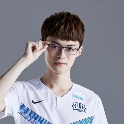 BLG惨淡表现引热议：管泽元调侃“还没出发，他们快回家了！”