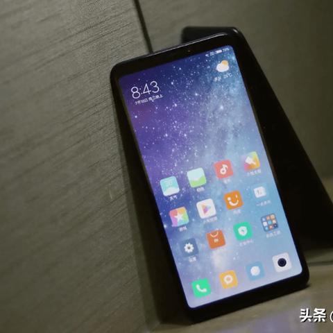 小米16惊艳亮相：揭秘四等边极窄直屏新风采