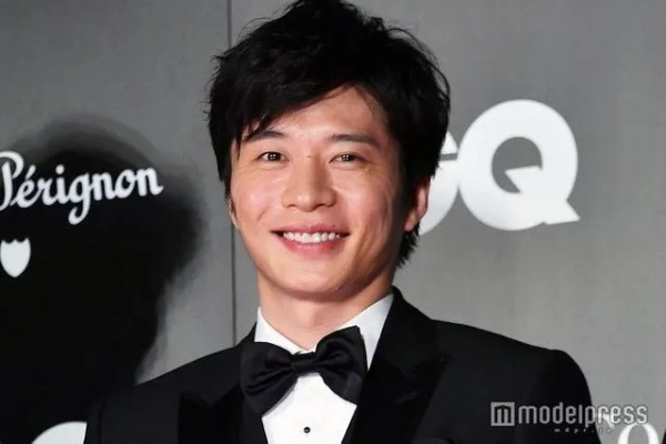 田中圭扑克大赛夺冠：1670万日元大奖等你来拿！