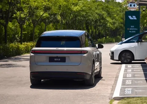 油车优势不再？理想i8充电神速，10分钟续航翻倍！