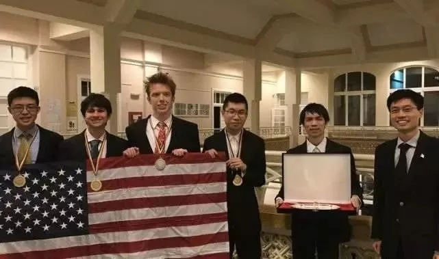 数学奥赛六金荣耀！中国队重返国际冠军宝座，老外感叹尽力了