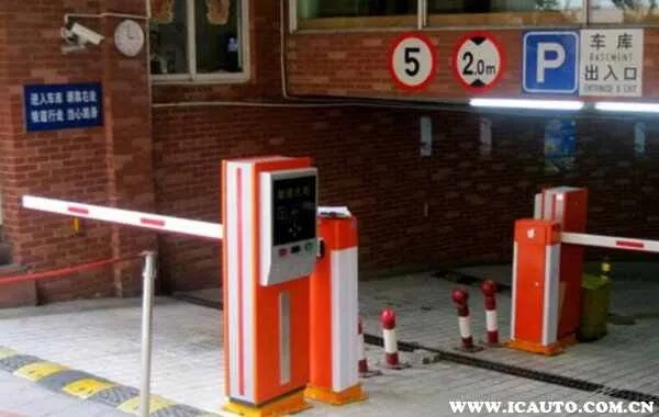 万能遥控器揭秘：小区学校道闸随意开，专家深度剖析！