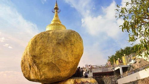 恒河奇石：200公斤神秘巨石引民众狂热膜拜