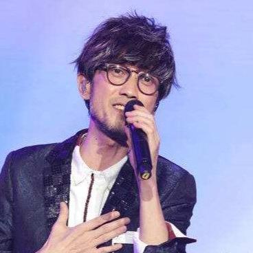 欢子隐身10年逆袭，超越周杰伦霸榜音乐平台！