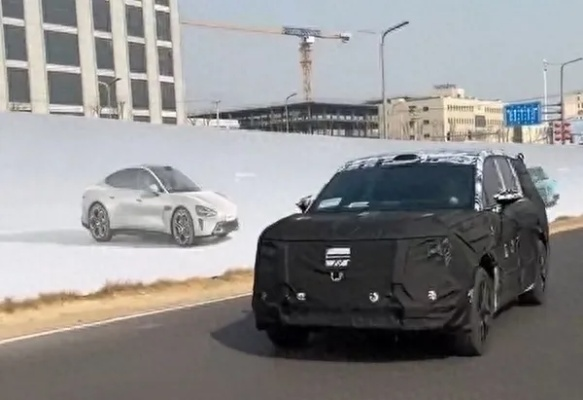 现代汽车总部购入小米SU7！首尔街头惊现神秘新车！