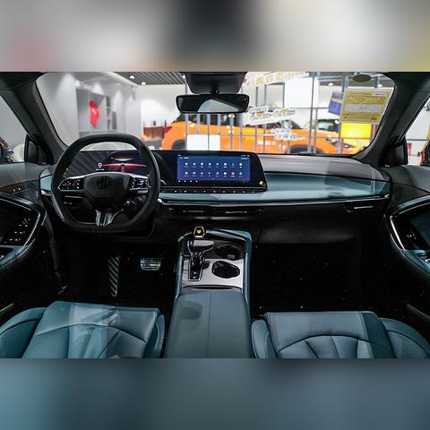 《进化》续作概念图曝光：揭秘全新非对称对抗玩法！