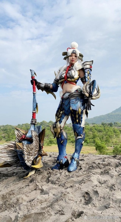 《怪物猎人：荒野》夏日新装亮相！阿尔玛绝美cos炎头队长