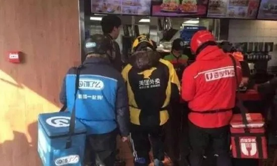 外卖暂停？揭秘骑手运力不足背后的真相