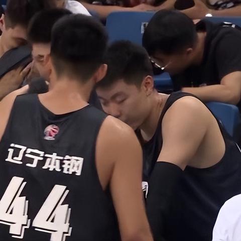 杨瀚森NBA夏联闪耀，直言与姚明差距巨大