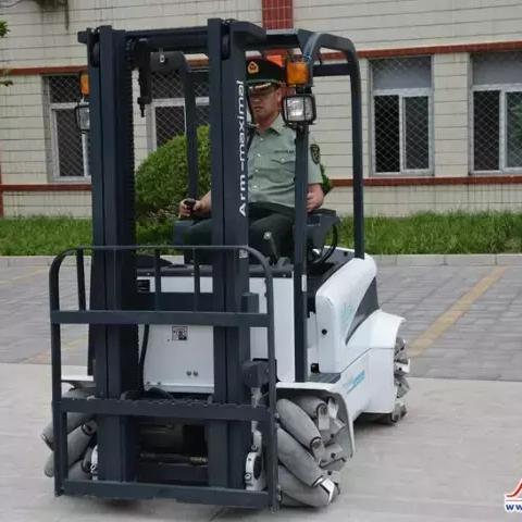 PS5手柄大升级！秒切4台设备，畅玩无阻新体验