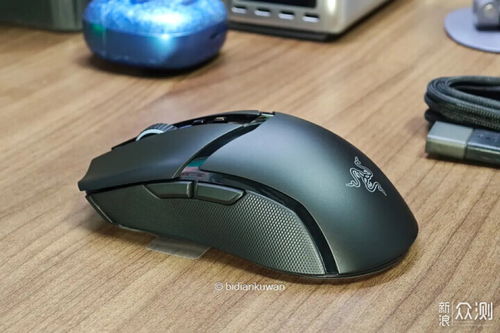 雷蛇眼镜蛇V2：62克轻量三模鼠标，799元起，电竞利器！