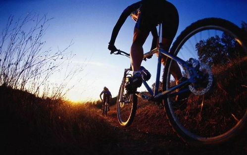 《轮世界》自行车探险之旅，多平台首发！