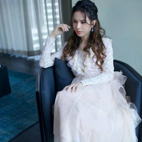 李若彤健身霸屏：59岁女神身材碾压小鲜肉，健身秘籍大公开！