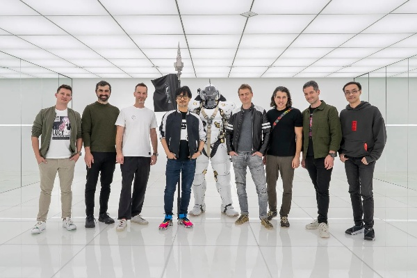 小岛秀夫与《光与影》团队亲密互动，独家合影曝光！