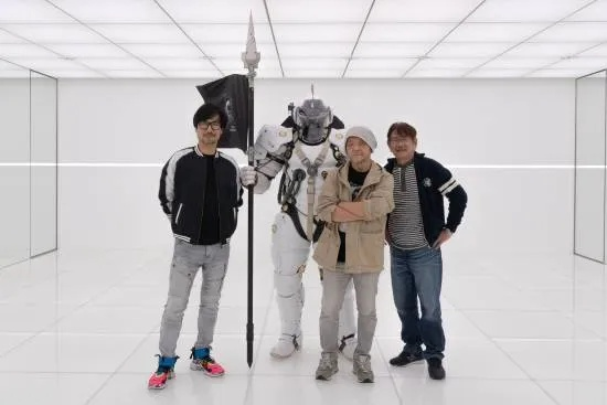 小岛秀夫与《光与影》团队亲密互动，独家合影曝光！