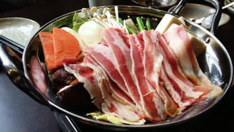 男子揭秘冻鸭肠变鲜鸭肠全过程，市监介入引关注