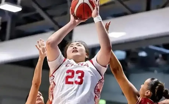 大运会女篮巅峰对决！中国女篮力克美国夺冠狂潮！
