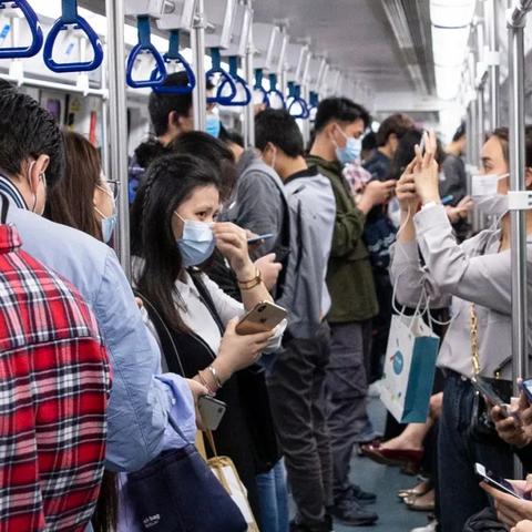 《图书馆放娃成风，外卖相伴一整天，家长热议现象》