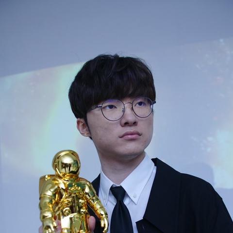 传奇战队再续辉煌！T1与Faker续约至2029年