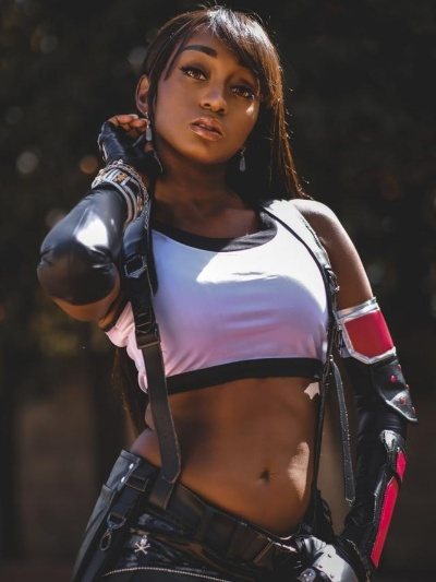 黑珍珠coser还原黑妹版帕南：揭秘种族歧视争议