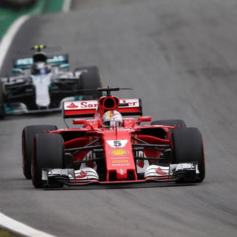 刘易斯·汉密尔顿翘首以盼《GTA6》发售！