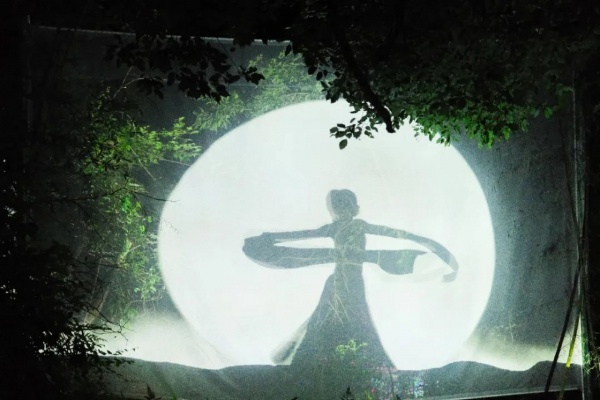 《渊虚之羽：揭秘竹萤灯的神秘用途！》