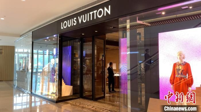 奢侈品牌二线城门店关闭潮：揭秘“真没钱了”的背后真相