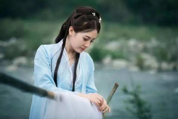 《尹瓶儿结局揭秘：美女如何助力成仙》