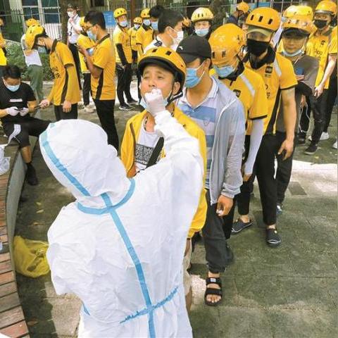 华强北“小孩哥”外卖潮：一单两块，家长力挺！