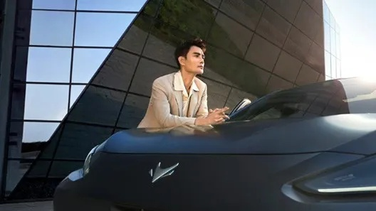 极狐S5再现神级撞飞卡车：挑战极限，再现传奇瞬间