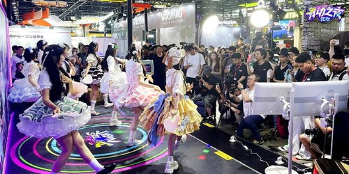 ChinaJoy 2025舞动之夜：直击狂欢现场，人潮涌动，热舞不停！