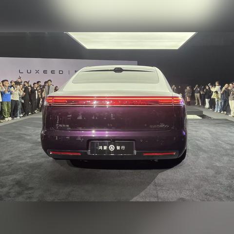 华为尊界S800狂揽超万订单！67天创豪华车销售奇迹