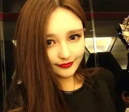 24岁女生惊艳走红，揭秘：非整容非模仿大S！