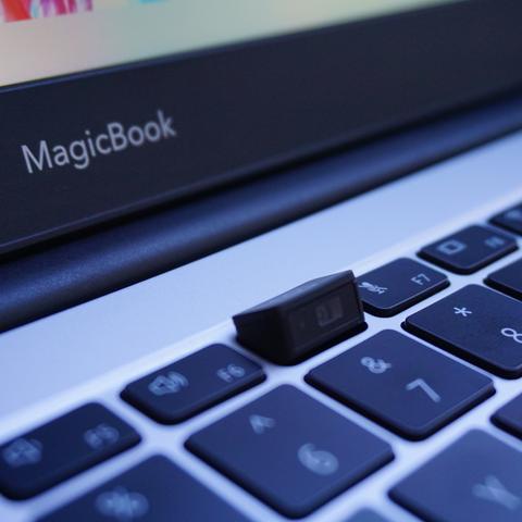 《英伟达50系显卡大揭秘：等党福音，年内上市在即！》