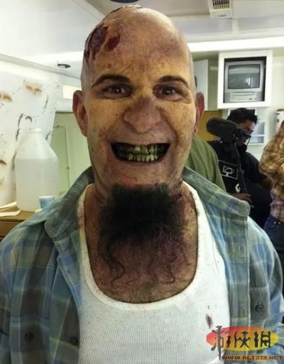 《网络奇兵2》惊悚幕后：开发者大肠创意恶心场面曝光